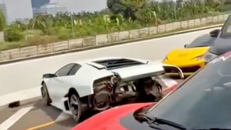 Konvoi Supercar Kecelakaan di Tol Kunciran, Lamborghini Murcielago Ringsek
