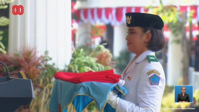 Pesona Bianca Alessia, Gadis Tomohon Pembawa Baki HUT ke-80 RI yang Curi Perhatian
