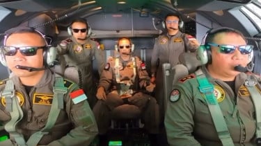 Super Hercules Cruu Felicidades por el 80 aniversario de la República de Indonesia