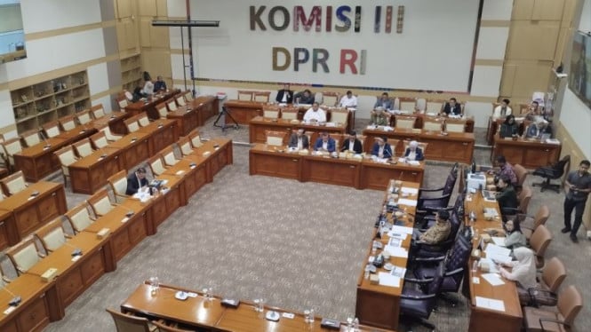 Inosentius Ingin Benahi Produk UU DPR yang Selalu Buruk