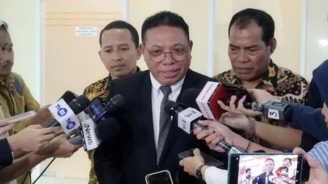 Inosentius jadi Calon Hakim MK, Fraksi PDIP: Bapak Kita Pilih, Jangan Hantam DPR