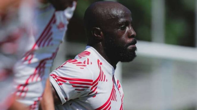 Persis solo jugador, Fuad Sule
