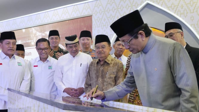 Menteri Agama Resmikan Masjid Raya Baitul Mukhtar BSD City, Daya Tampung Hingga 7.000 Jamaah