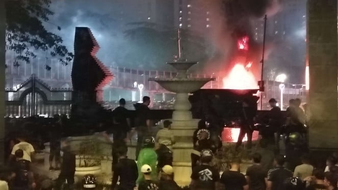 Acción de demostración en la sede de la policía de Metro Joy
