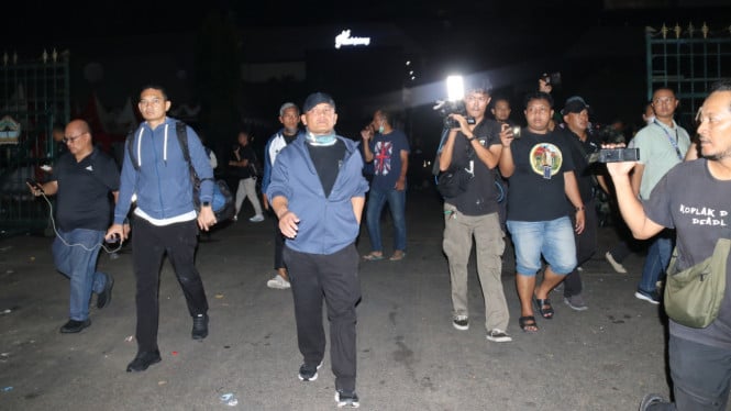 Pendemo Bakar Kantin dan 3 Mobil Warga, Gubernur Ahmad Luthfi Ajak Masyarakat Jaga Kondusifitas