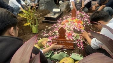 Estudiante de yoga de amicom, Reza Sandy Pratma Dio