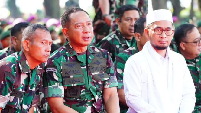 Ribuan Prajurit TNI Gelar Istighosah di Monas, Dihadiri Ustaz Adi Hidayat