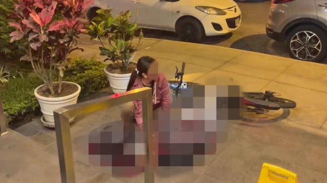 Jetro Leonardo East Okti disparó cubierto de sangre