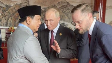 El presidente de Indonesia, Prabo Supo y el presidente ruso Vladimir Putin en Beijing
