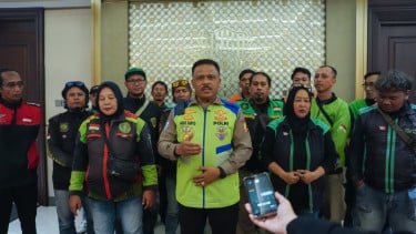 Kakorlantas Polari Inspector General Agus Suryugroho con comunidad Ozal