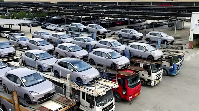 MG4 EV acaba de ser enviado a un distribuidor en China
