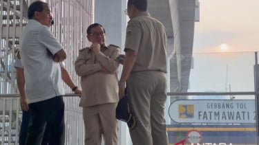 Pramono meninjau uji coba penambahan satu lajur di gerbang tol Fatmawati 2
