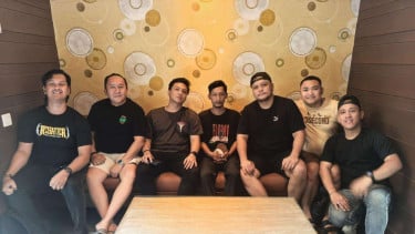 Bima Permana Putra (tengah) pria yang disebut KontraS hilang