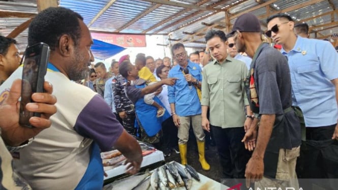 Gibran Sidak MBG di Jayapura Papua saat Prabowo Reshuffle Kabinet