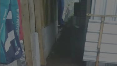 El antiguo edificio de pollo cooperativa se utiliza como residencia para los estudiantes de Kkn Unika Paulus Ruteng