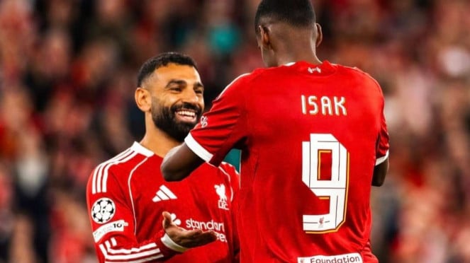 Jugador de Liverpool Mohamed Salah y Alexander Soble