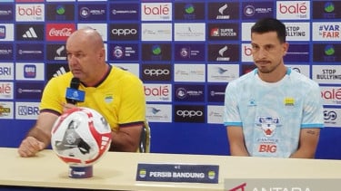 Entrenador de Persib Bandung, Tham Hai Bojan Hodac