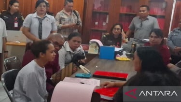 Phani cuando Kazari está en la ciudad de Kupang
