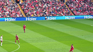 Liverpool dan PSG Jalin Kemitraan Global untuk Dekatkan Fans di Stadion dan Rumah