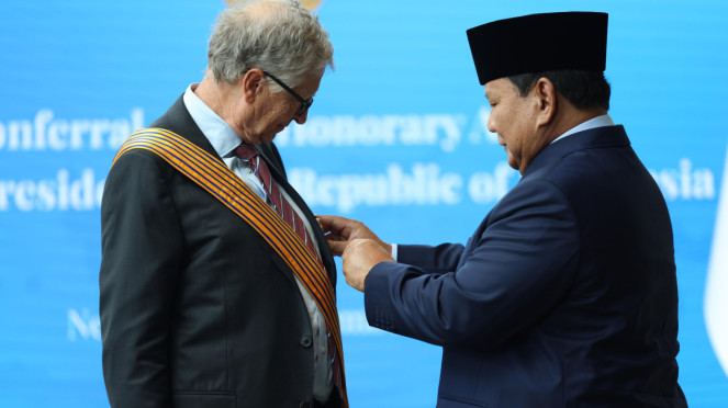 Prabowo anugerahkan Bill Gates bintang jasa utama