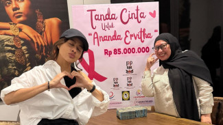 Lewat Konser Amal Bareng Musisi, Asrilia Berhasil Kumpulkan Rp85 Juta Buat Pengobatan Kanker Payudara Ervitha