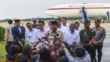 El presidente Prabowo Subianto fue entrevistado por periodistas después de un viaje a las Naciones Unidas
