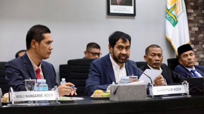 Gobernador Akeh Mujakir Manaf o Muwalem 