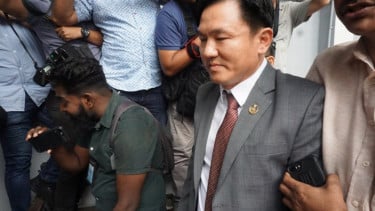Paul Yong Chu Kiong (Centro) llegó a la corte de Ipoh