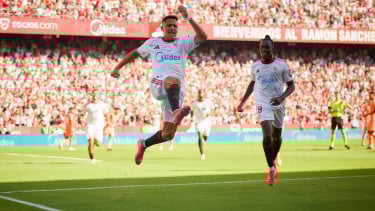 Alexis Sánchez, delantero Sevilla cuando entra en su antiguo club Barcelona