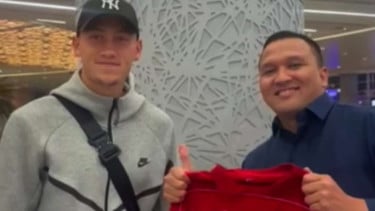Kapten Timnas Indonesia, Jay Idzes tiba di Jeddah