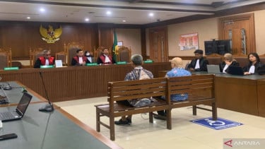 L'ex PT Taspen Antonius Kosasih (a destra)