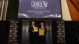 TERPOPULER  Guinness World Record Versi Asia Diluncurkan, Nasib Lisa Mariana di Kasus Ridwan Kamil