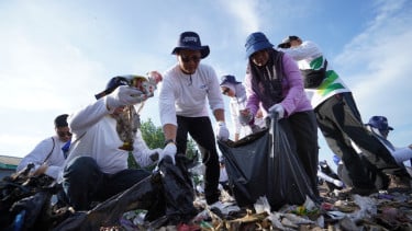 Beach Clean Up.