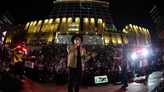 Padi Reborn Gemparkan Panggung Sarinah, Luncurkan Single Ego dengan Sentuhan Orkestra Megah