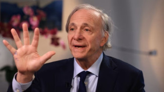 Ray Dalio Ingatkan Bahaya di Depan Mata, Emas Kembali Jadi Andalan Investor