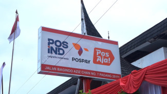 Pengiriman Bantuan ke Aceh-Sumut dan Sumbar Digratiskan, Pos Indonesia Antar BLT Kesra ke Pengungsian