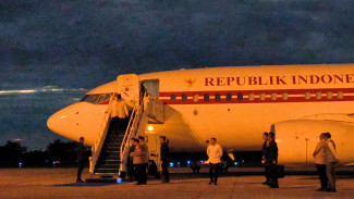 Presiden Prabowo Tiba di Bandara Minangkabau, Bakal Tinjau Korban Terdampak Banjir