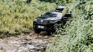 Toyota Fortuner Hadapi Medan Ekstrem Kalimantan