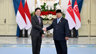 Prabowo: RI-Singapura Sepakat Jaga Selat Malaka, Jadi Jalur Pelayaran Semua Pihak