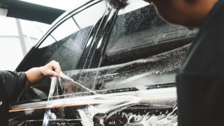 Kerikil Kecil Bisa Bikin Cat Mobil Rusak, Ini Cara Mencegahnya