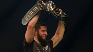 Islam Makhachev Pertahankan Sabuk Juara UFC, Carlos Prates Tantang Sambil Sindir Gaya Bertarungnya