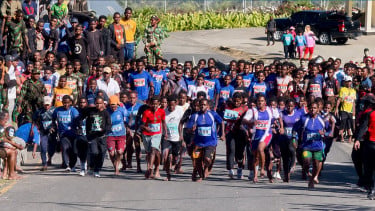 Viral, Lomba Lari Pelajar di Papua Tempuh Rute Menanjak 5 Km Tanpa Alas Kaki