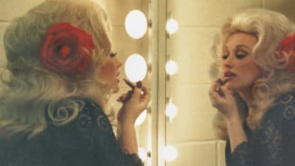 Mengenang Perjalanan Dolly Parton, dari Gadis Miskin di Pegunungan hingga Jadi Legenda Musik Dunia