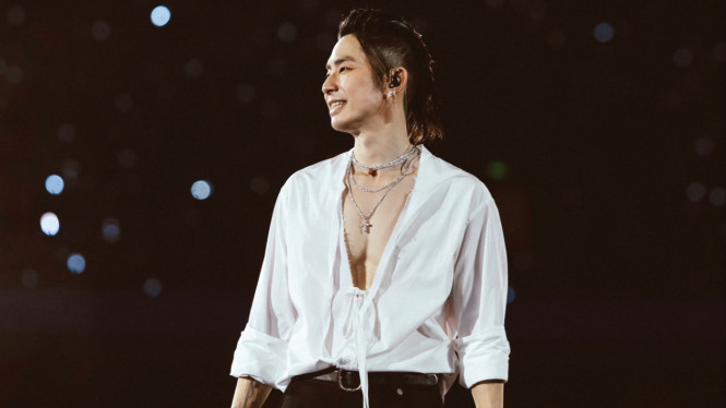 van-ness-wu-bikin-heboh-di-konser-f4-ternyata-pakai-karya-2-desainer-indonesia