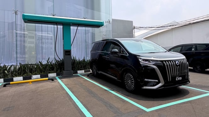 BYD Pamer Teknologi Isi Daya Mobil Listrik 5 Menit, Ngalahin Isi Bensin